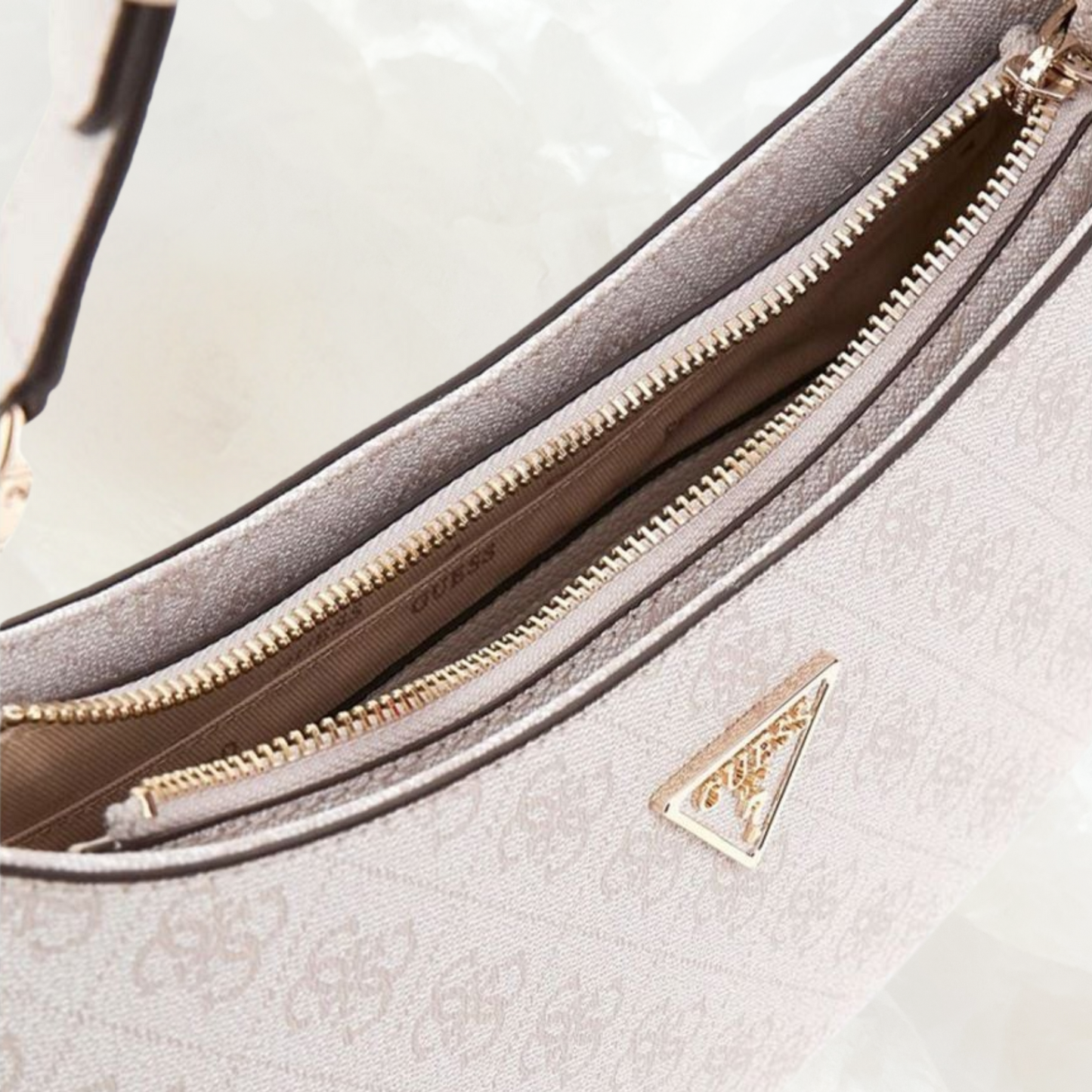 GUESS Noelle Top Zip Shoulder Bag Handtasche – bone weiss