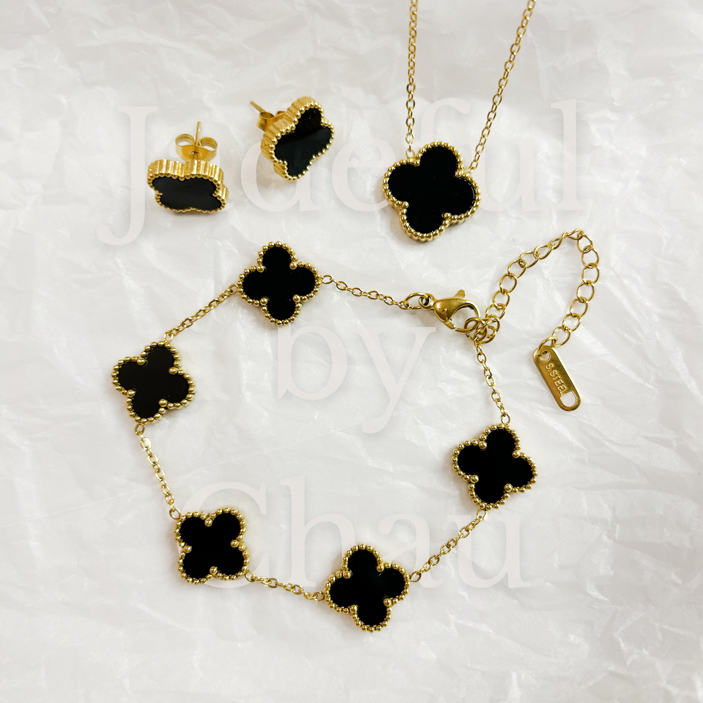 CLOVER stud earrings – Black