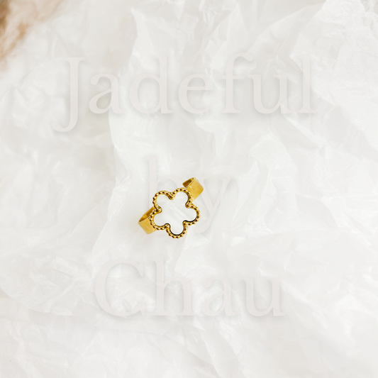 BLOOM Ring – Perlmuttweiss