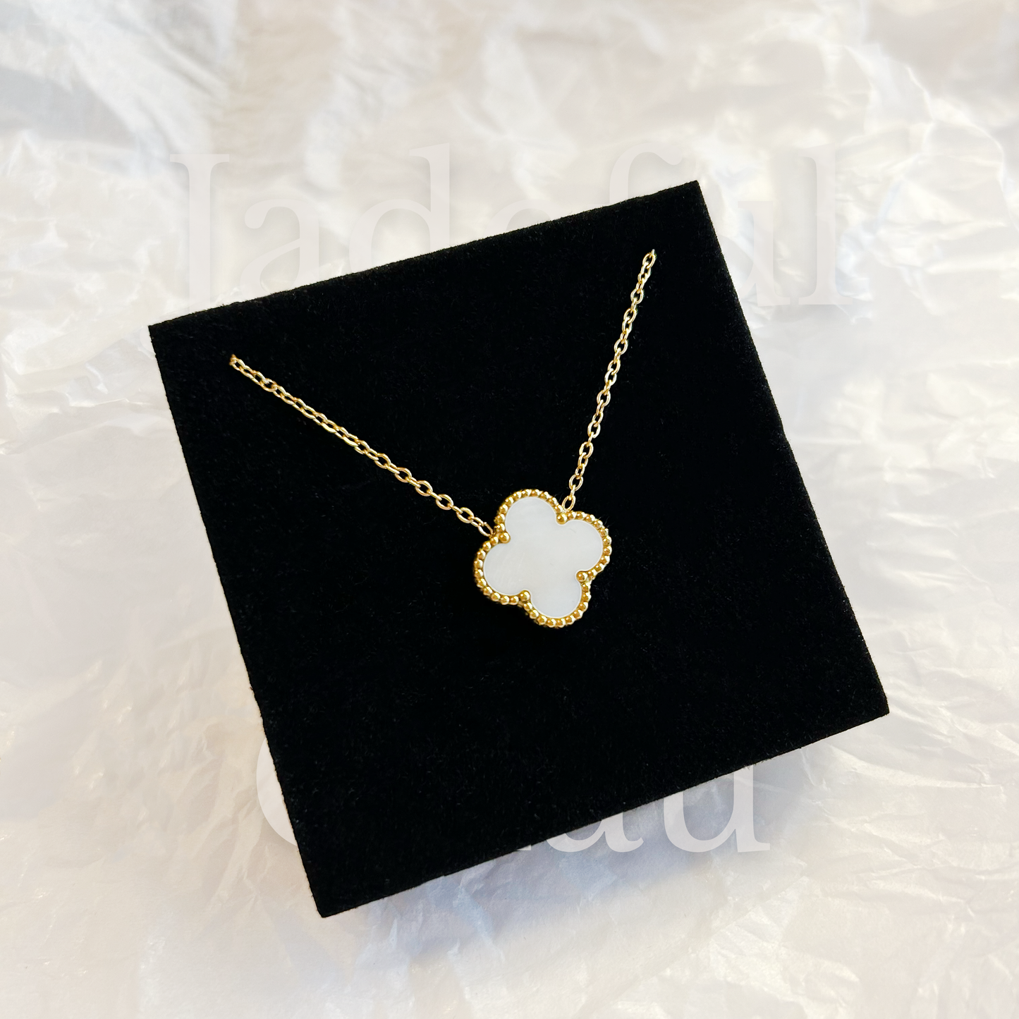 CLOVER Necklace – Mother-of-Pearl White