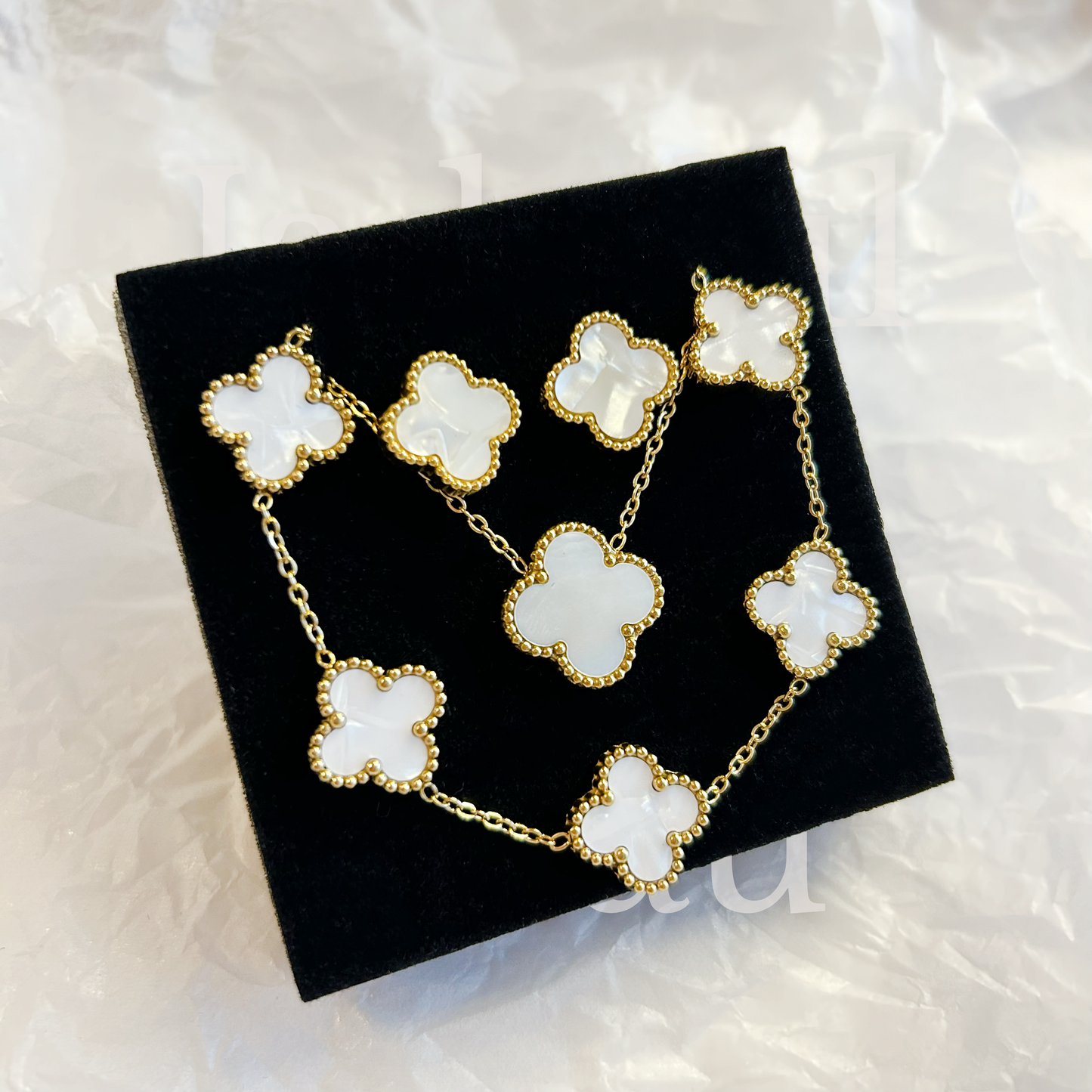 CLOVER Necklace – Mother-of-Pearl White