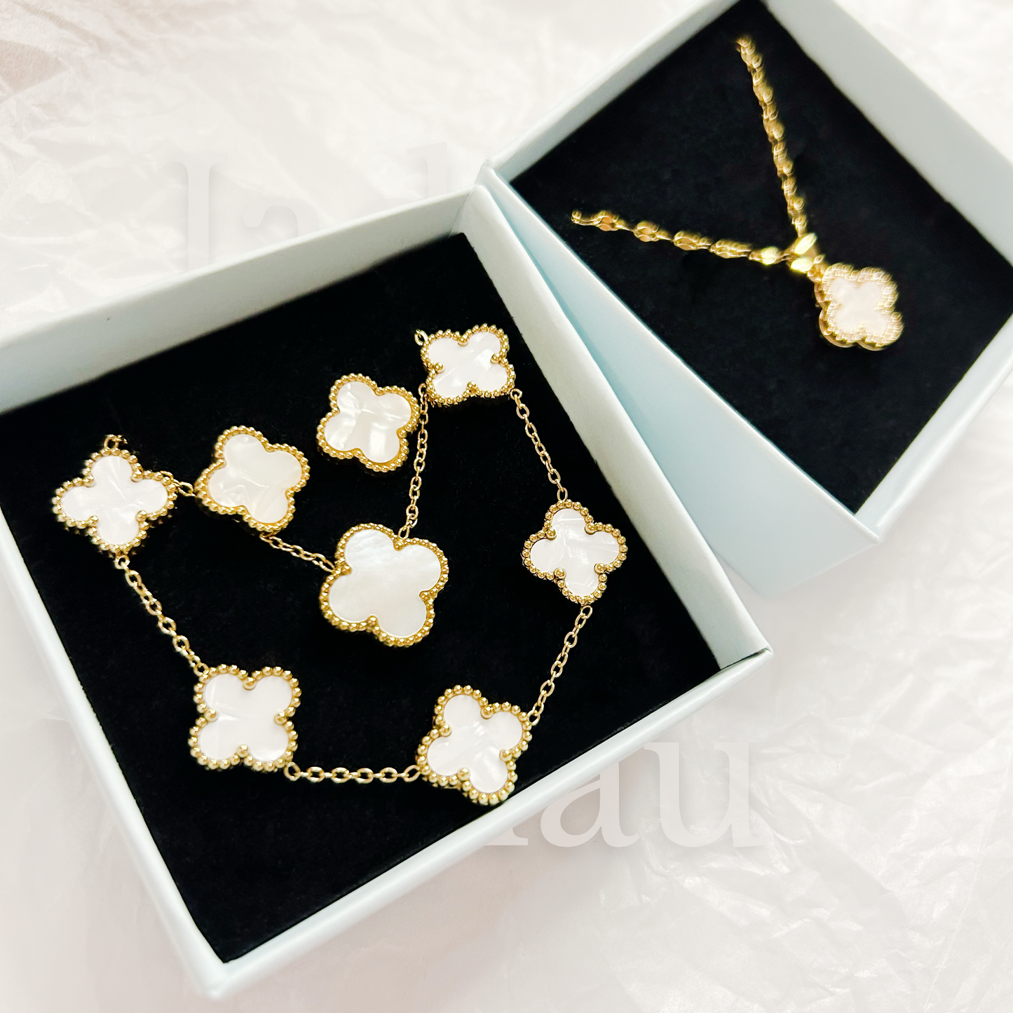 CLOVER jewelry set – mother-of-pearl white
