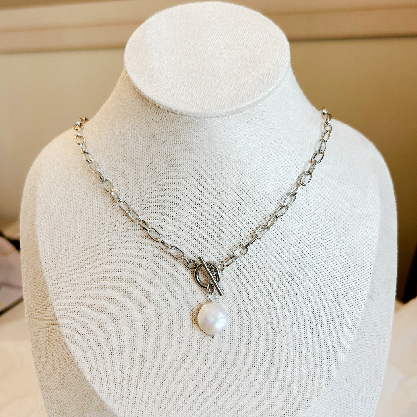Single Pearl Necklace – Silver
