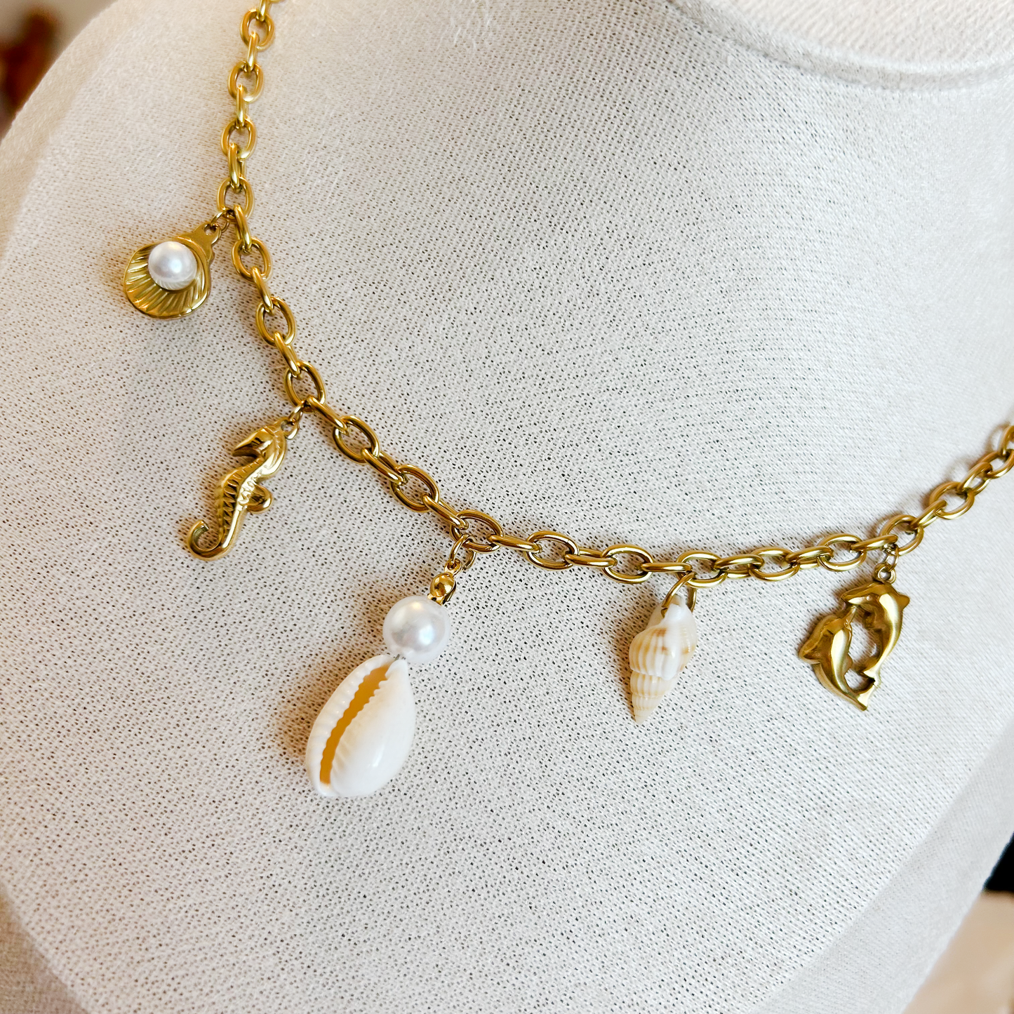 OCEAN TALE Charm Halskette – Gold