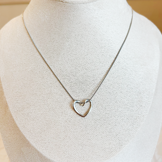 LOOPED LOVE Necklace – Silver