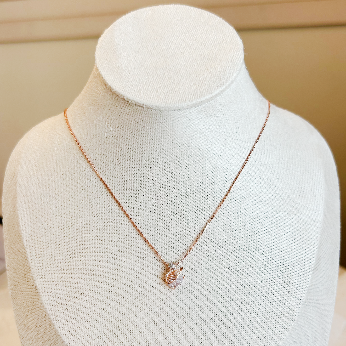 SWAN LAKE Necklace – Rose Gold 
