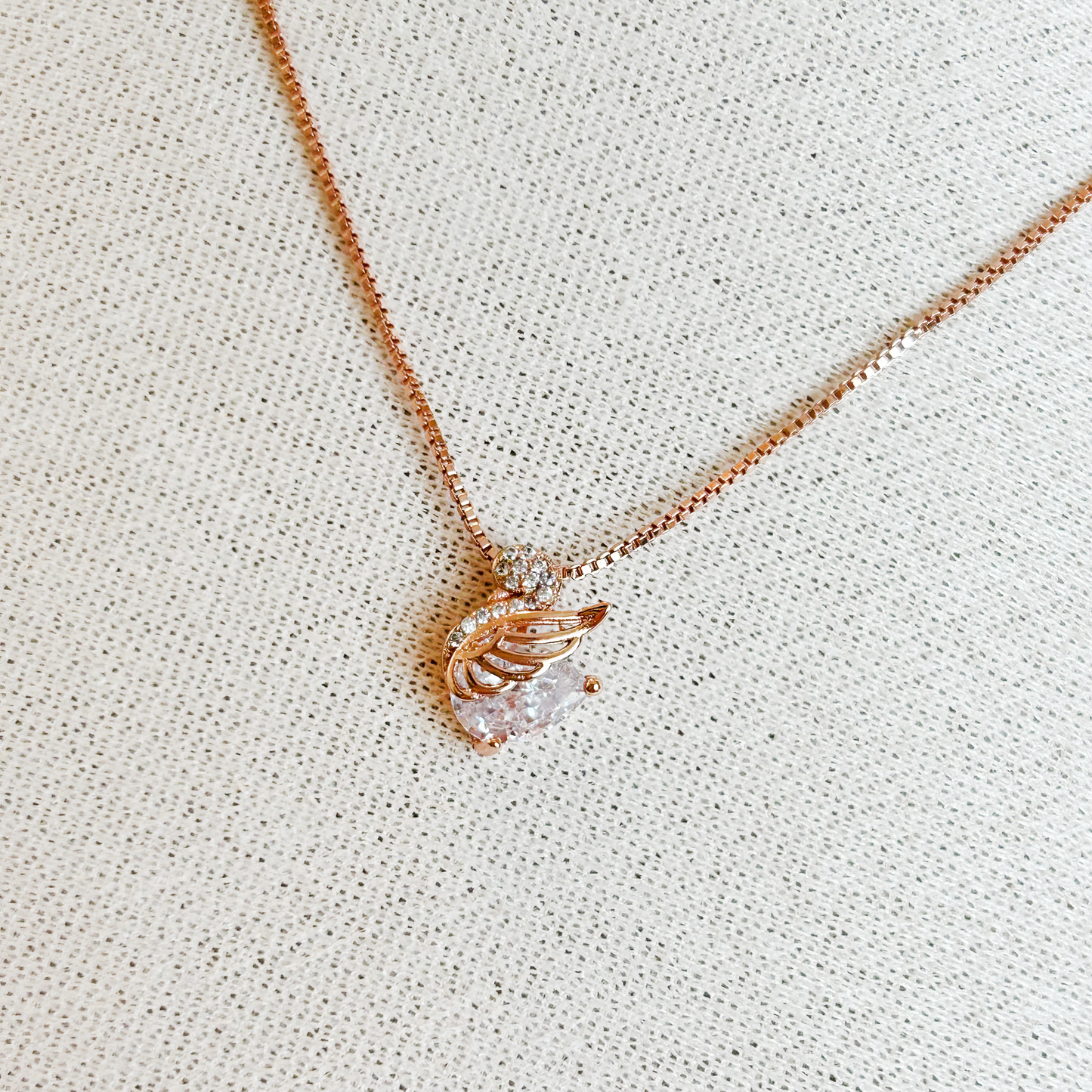 SWAN LAKE Necklace – Rose Gold 