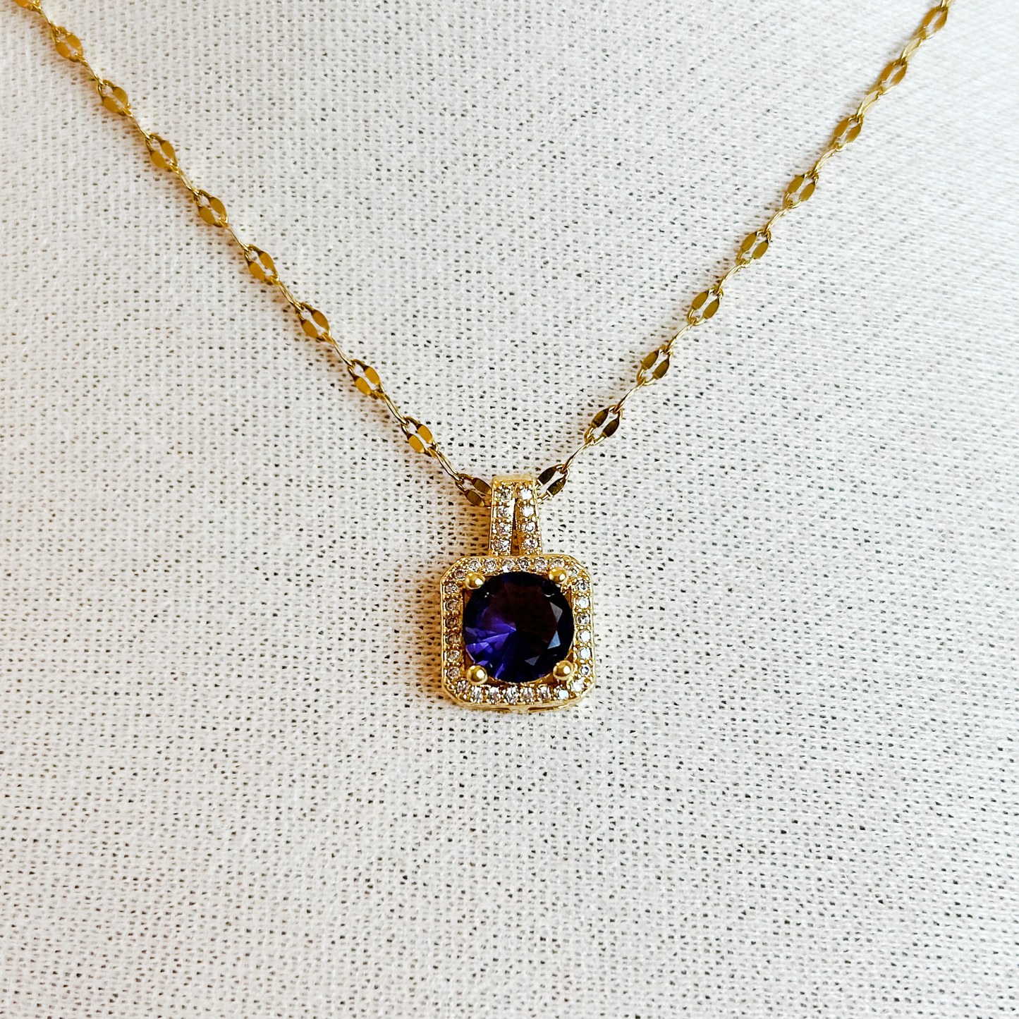 GEOMETRIC GLOW VIOLET Necklace – Gold 