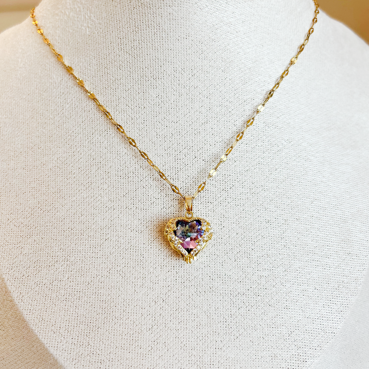 VIO AZURE Necklace – Gold