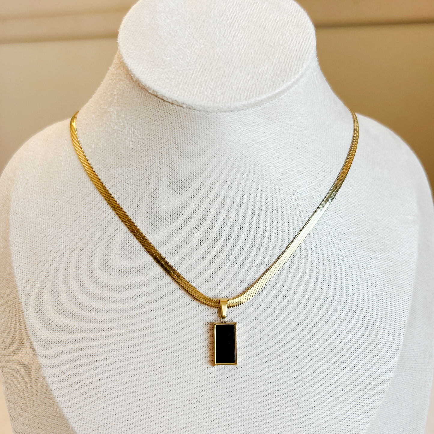 ONYX Necklace – Gold