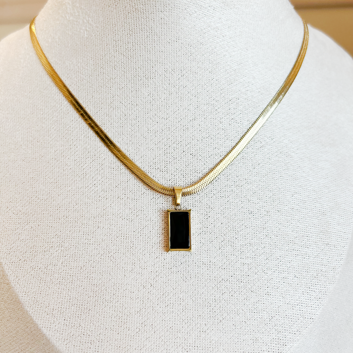 ONYX Necklace – Gold
