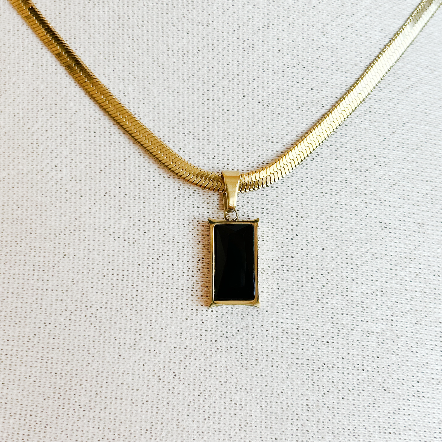 ONYX Necklace – Gold