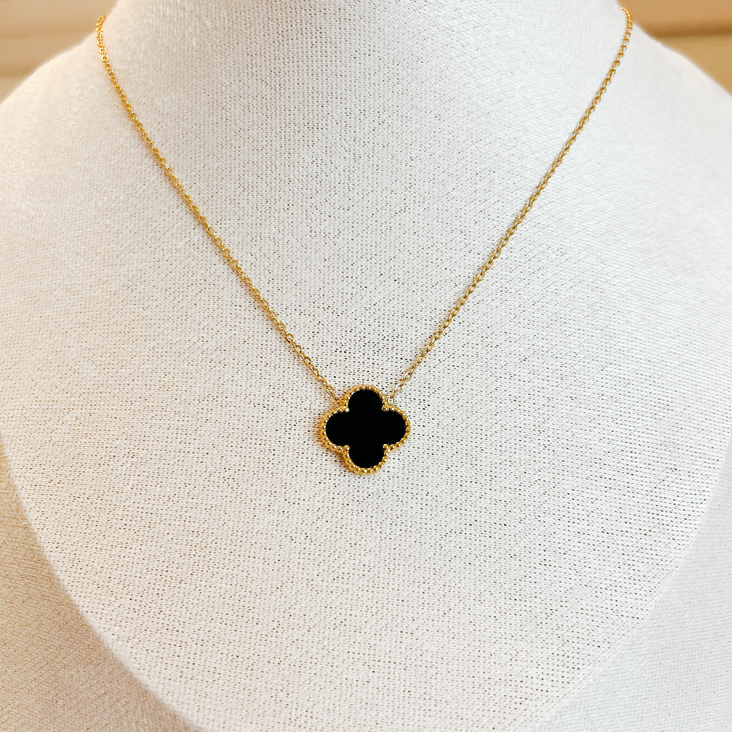 CLOVER Necklace – Black