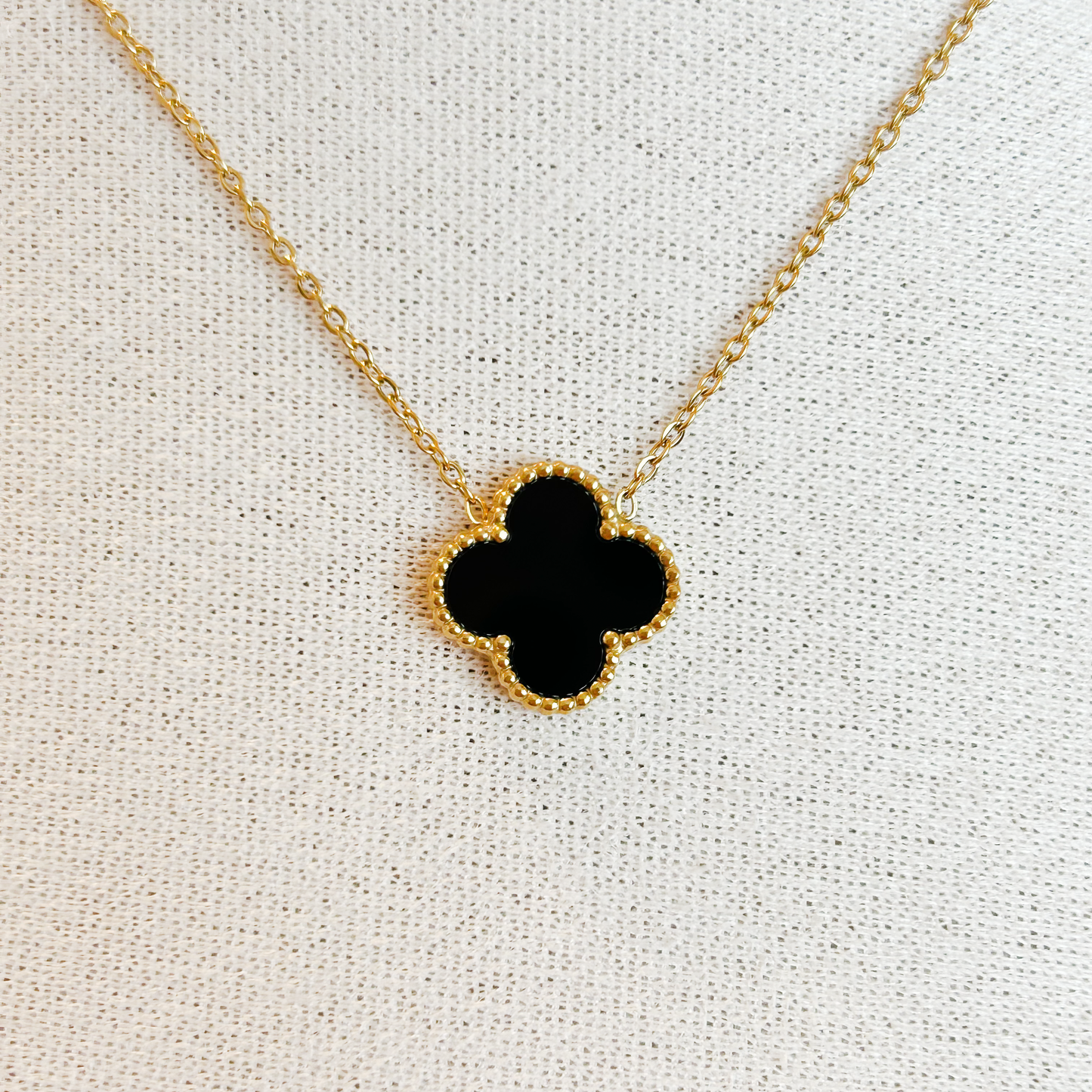 CLOVER Necklace – Black