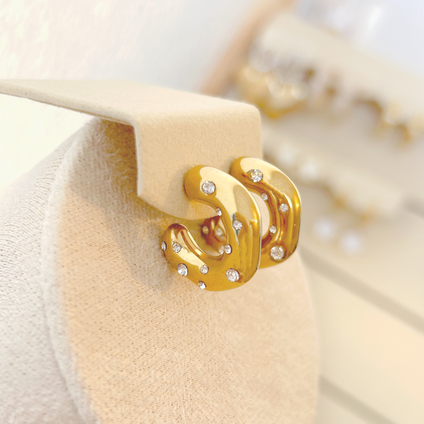 ABSTRACT DAZZLE earrings – gold 