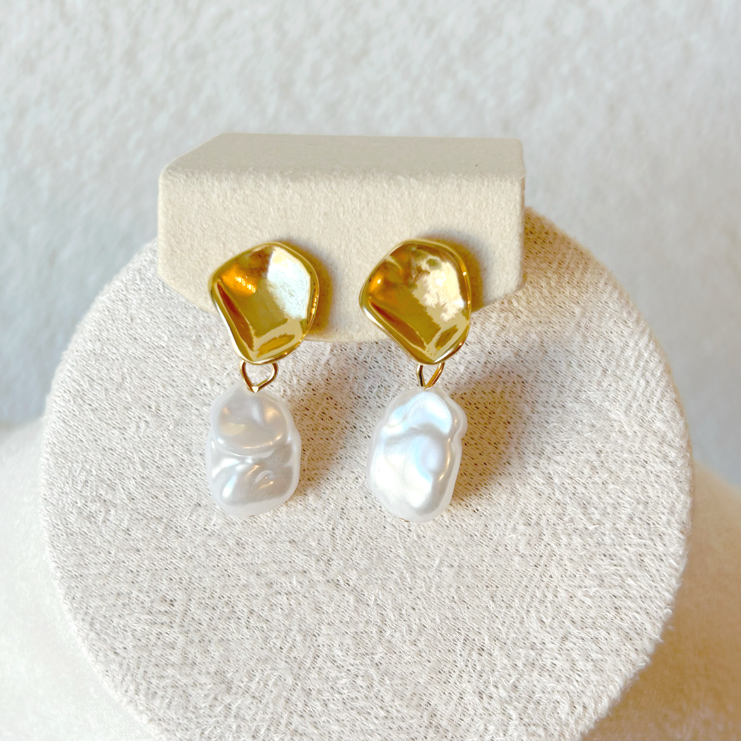 ORBITAL FAUX PEARL Earrings – Gold 