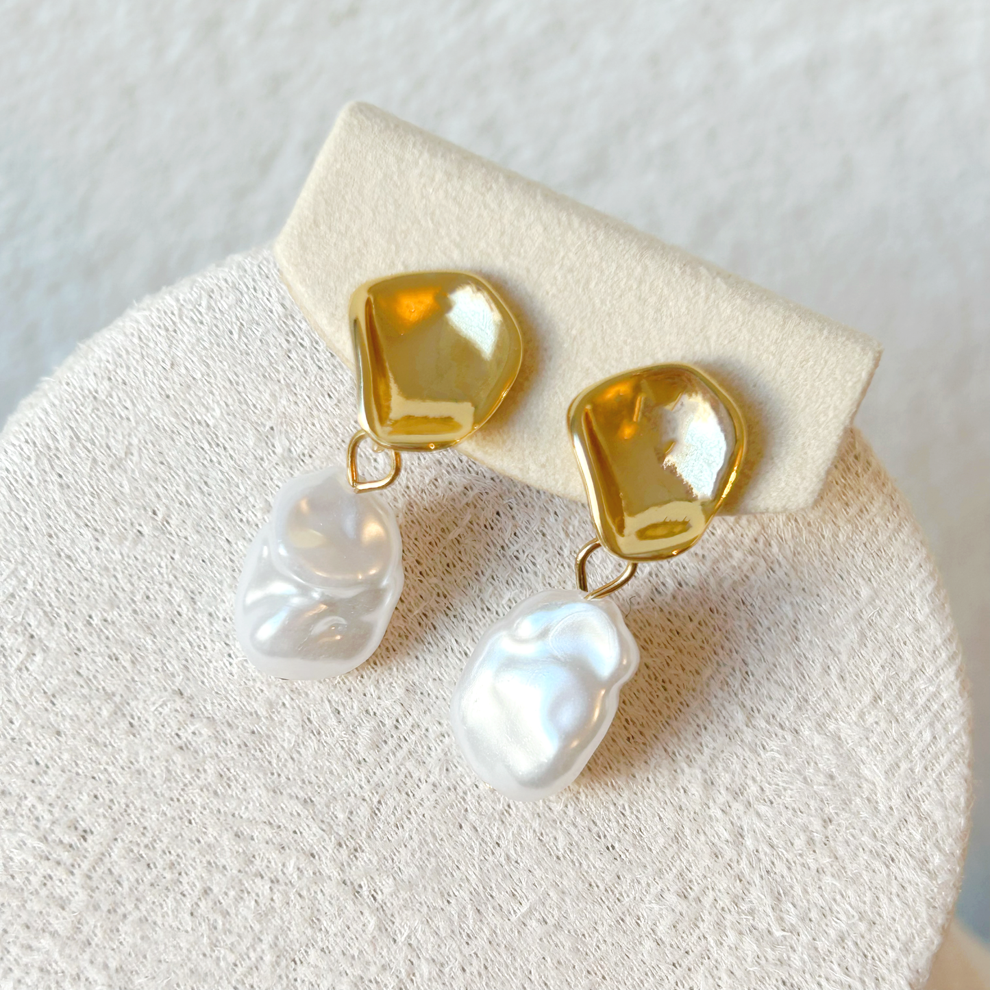 ORBITAL FAUX PEARL Earrings – Gold 