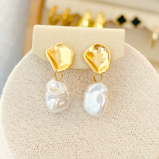 ORBITAL FAUX PEARL Earrings – Gold 