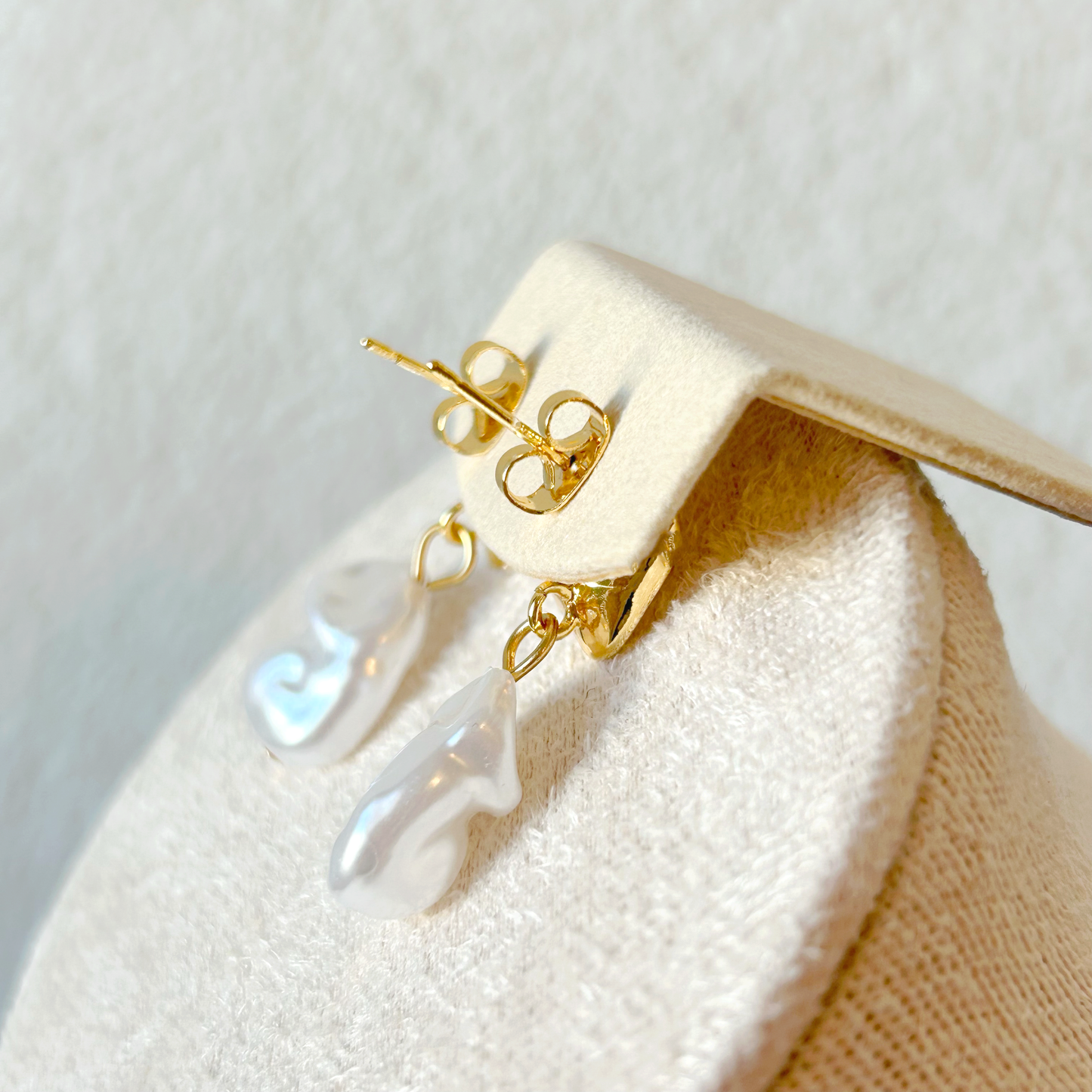 ORBITAL FAUX PEARL Earrings – Gold 