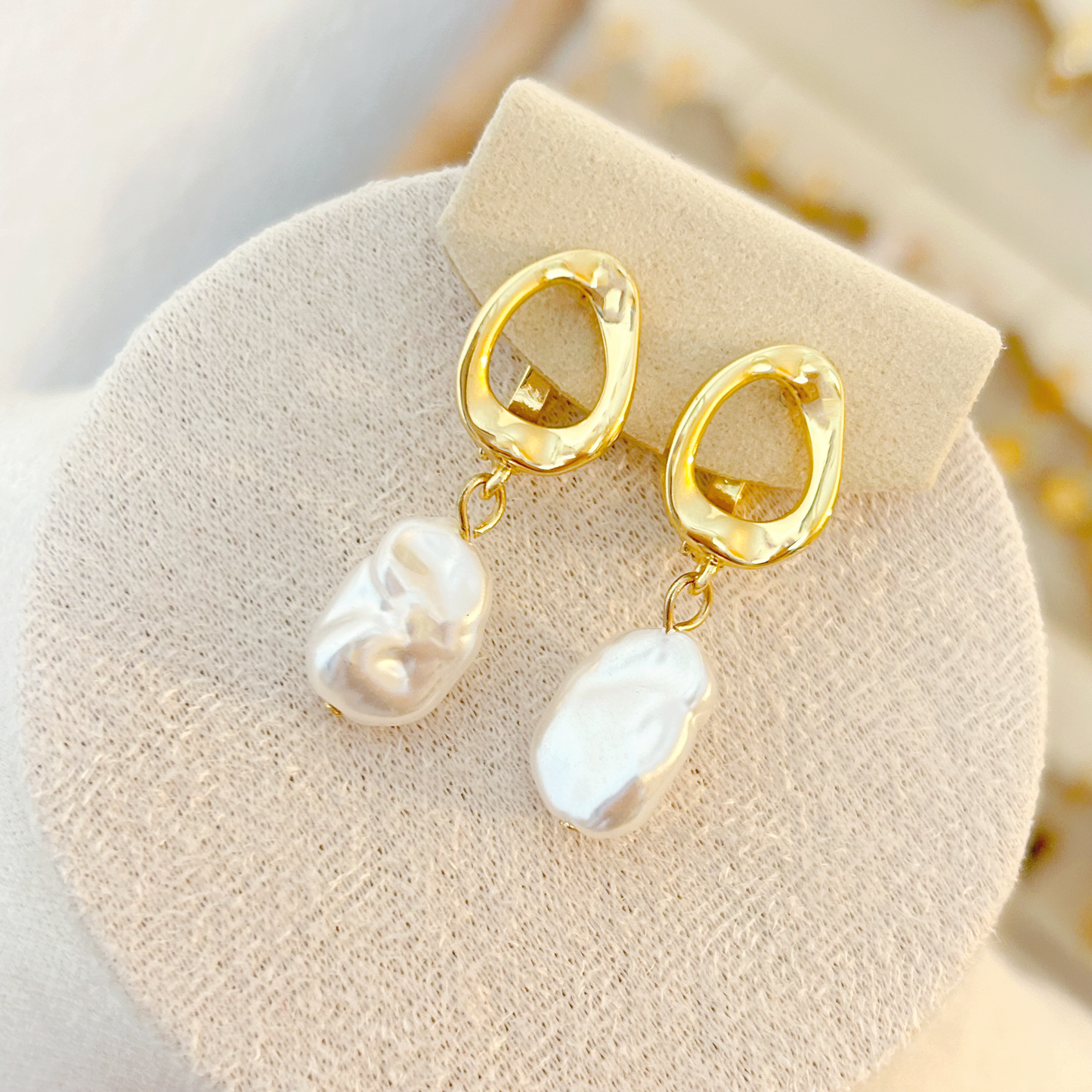 SCULPTURAL FAUX PEARL Earrings – Gold