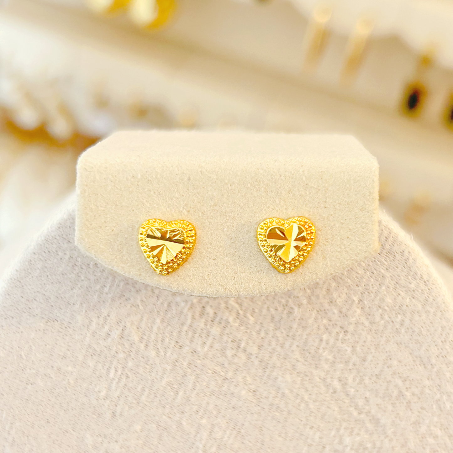 ARTISAN HEART Stud Earrings – Gold