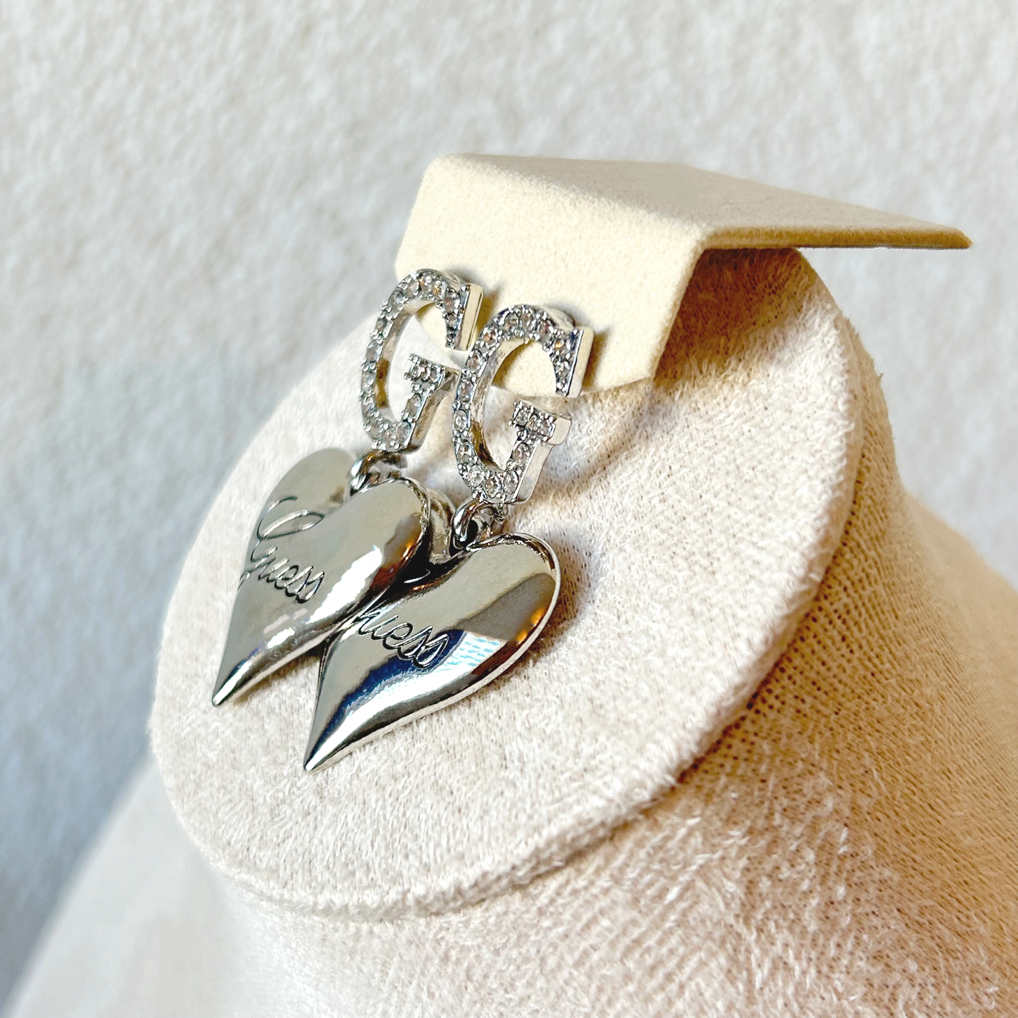 GUESS Heart Earrings – Silver 