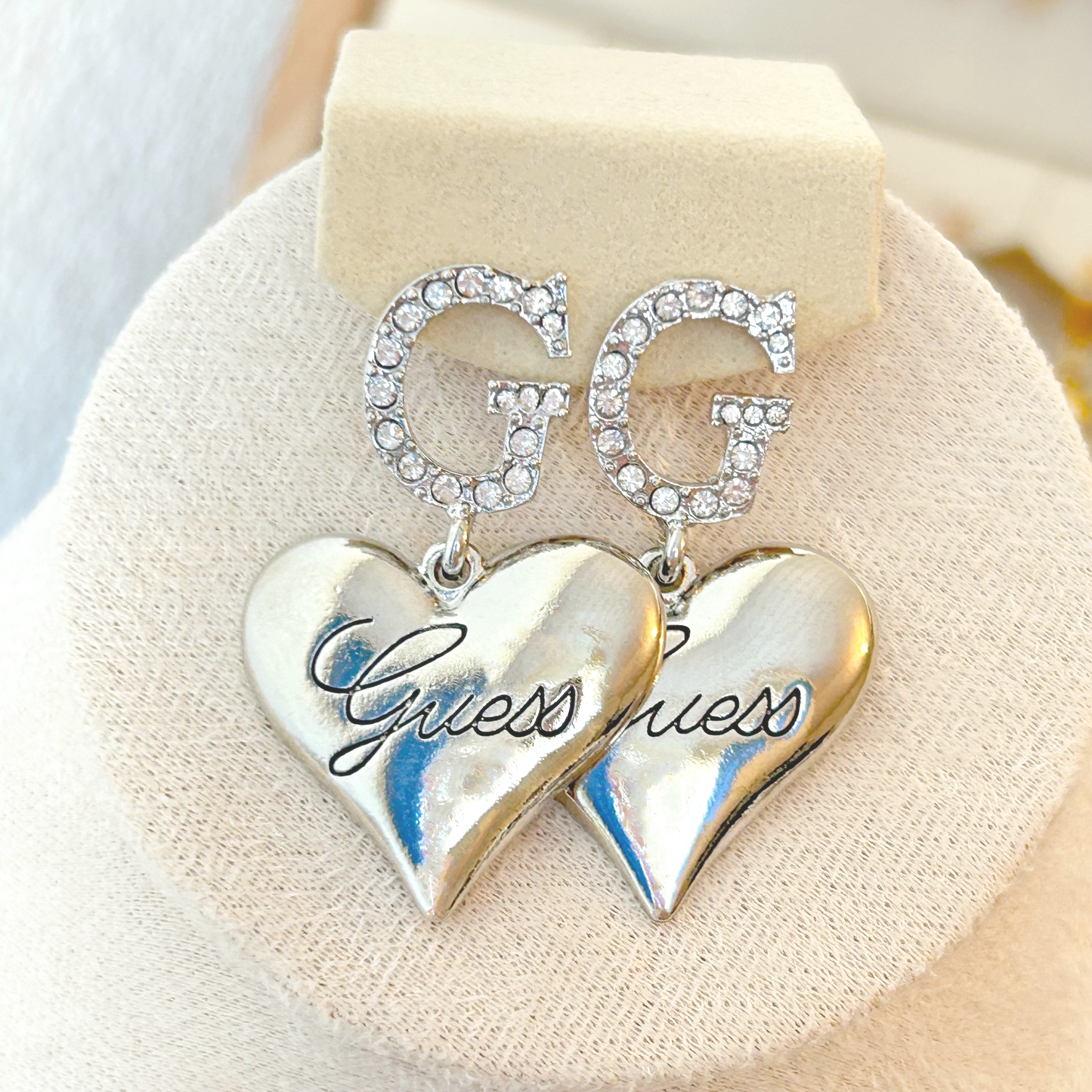 GUESS Heart Earrings – Silver 