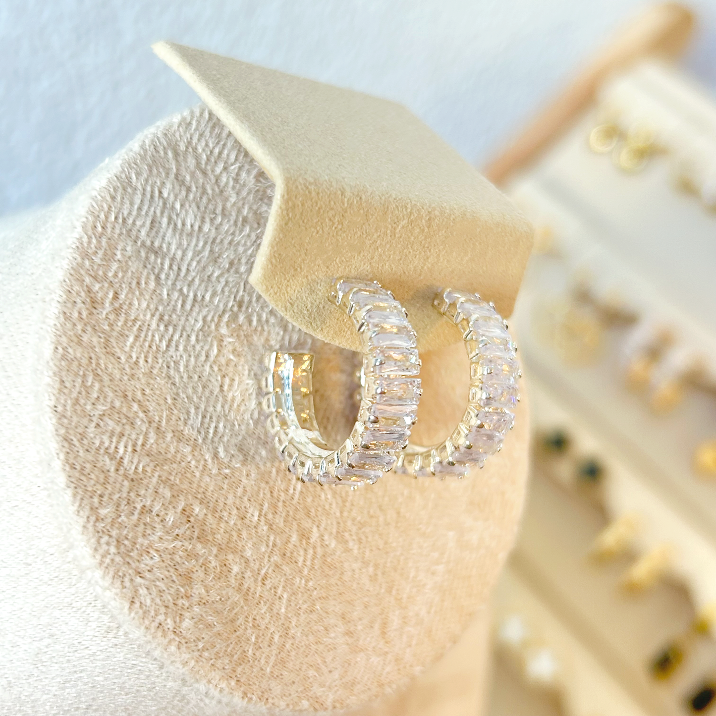 GLITTERING Hoops – Silver 