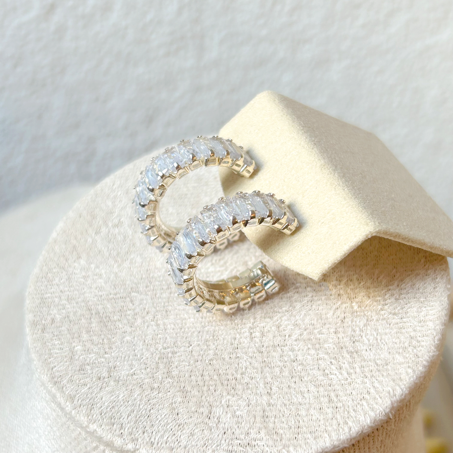 GLITTERING Hoops – Silver 