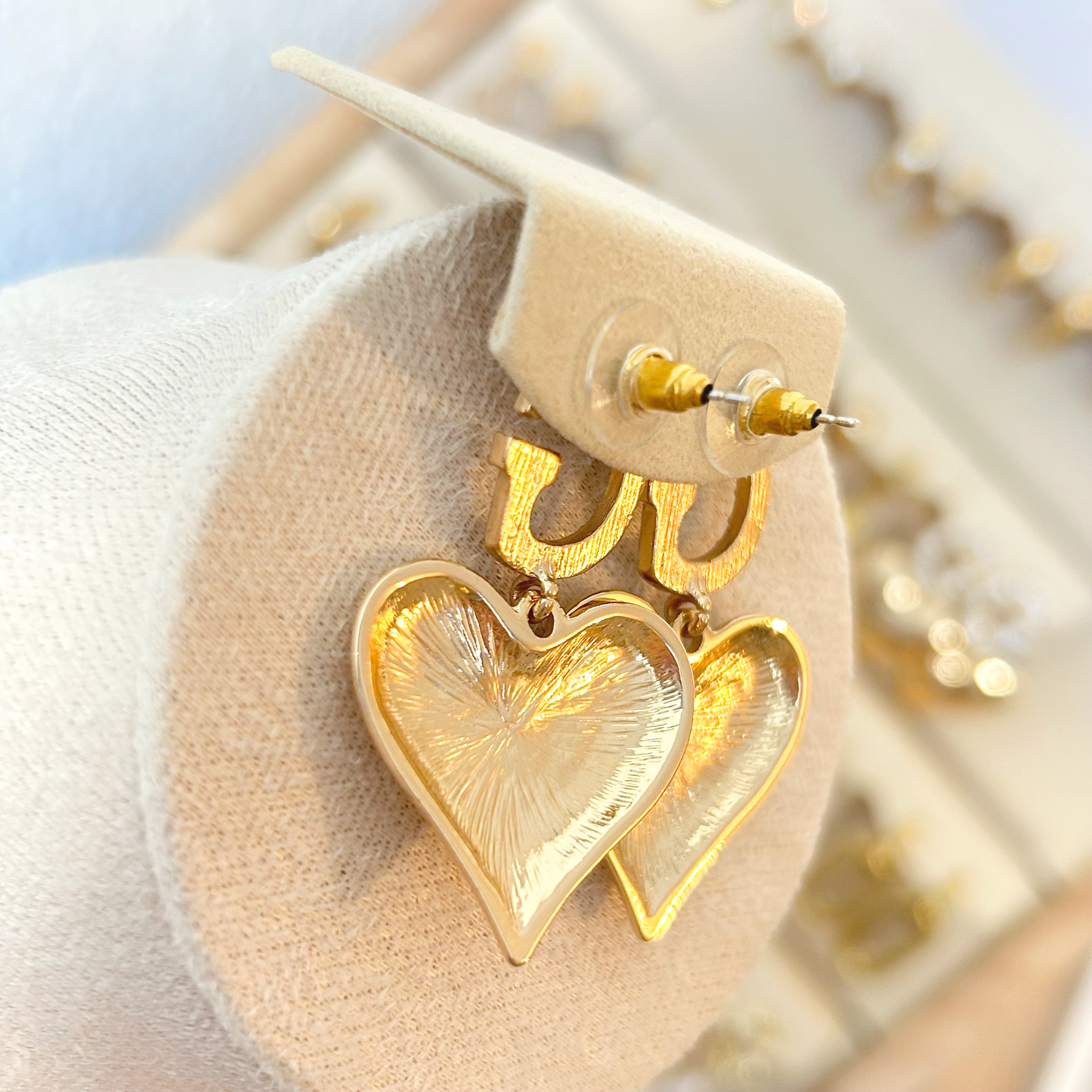 GUESS Heart Earrings – Gold