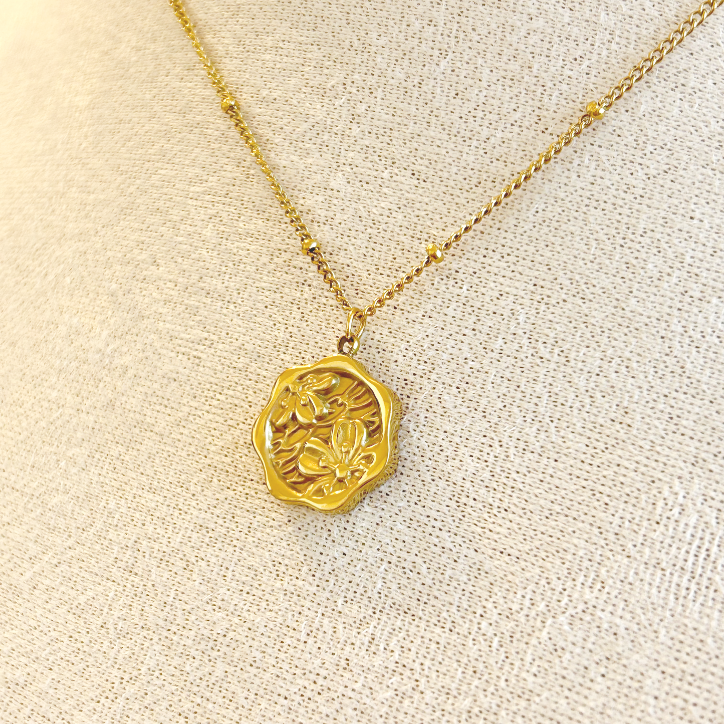 SEAL OF SPRING Necklace – Gold 