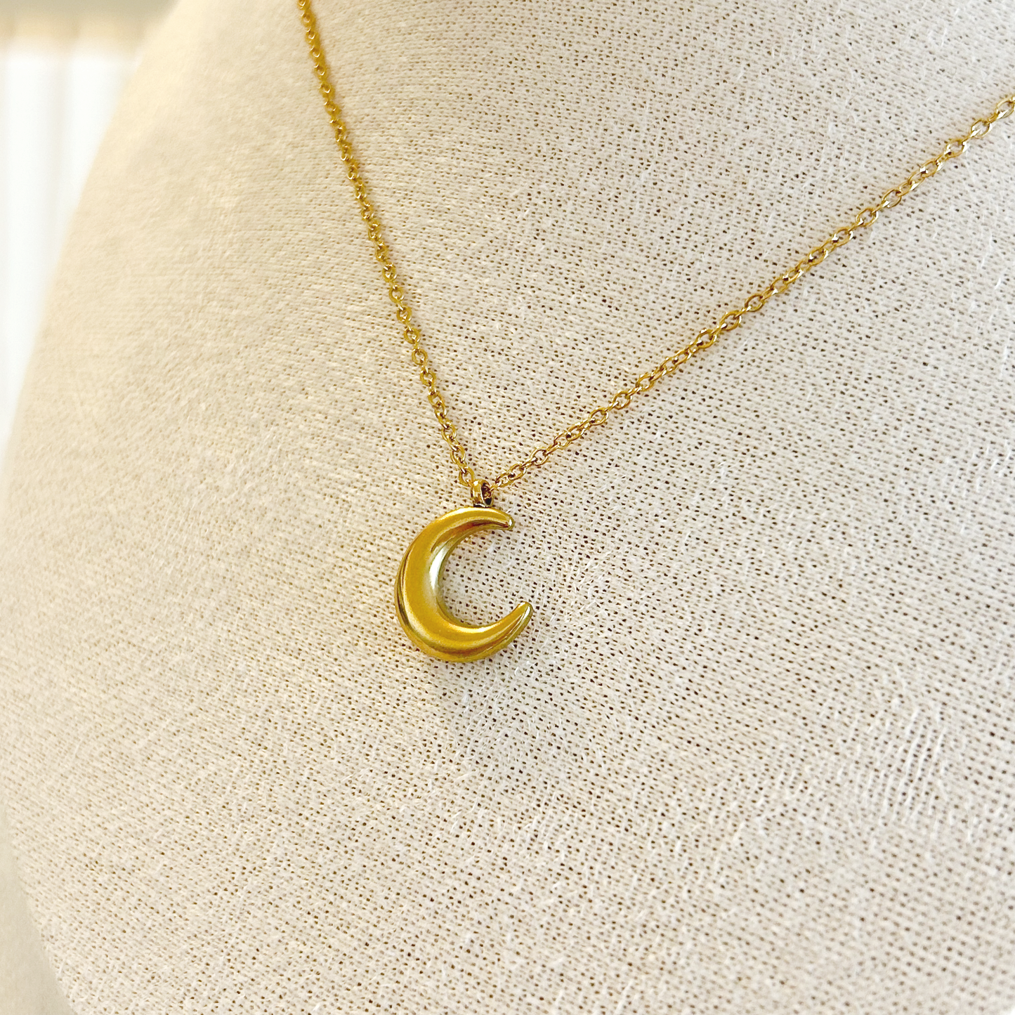 LUNA Necklace – Gold 