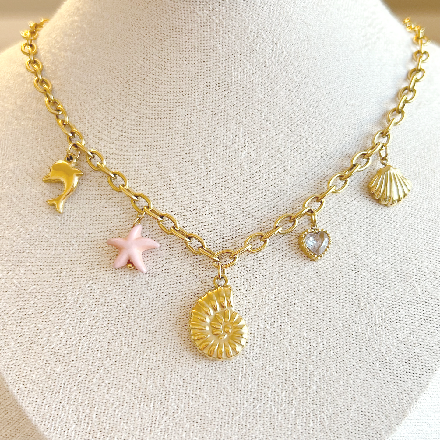 AQUATIC ODYSSEY Charm Halskette – Gold