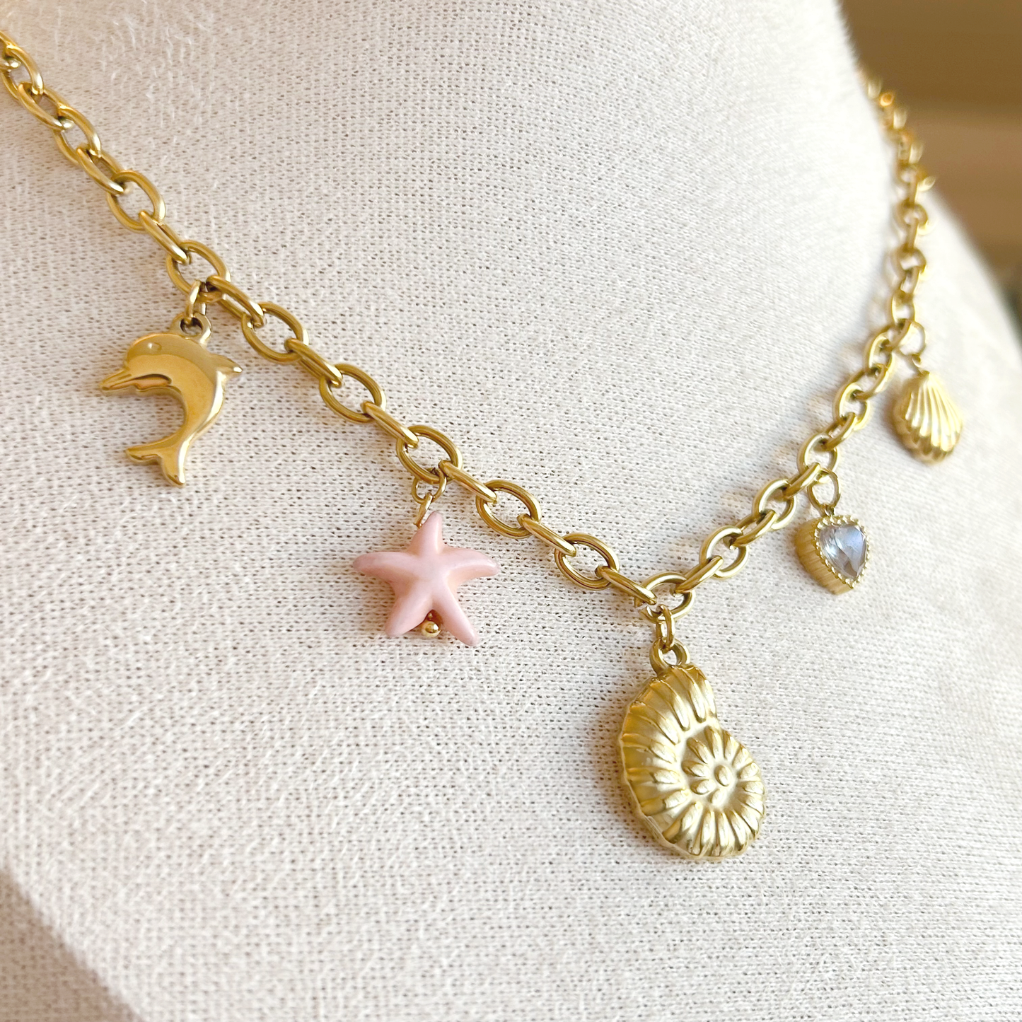 AQUATIC ODYSSEY Charm Halskette – Gold