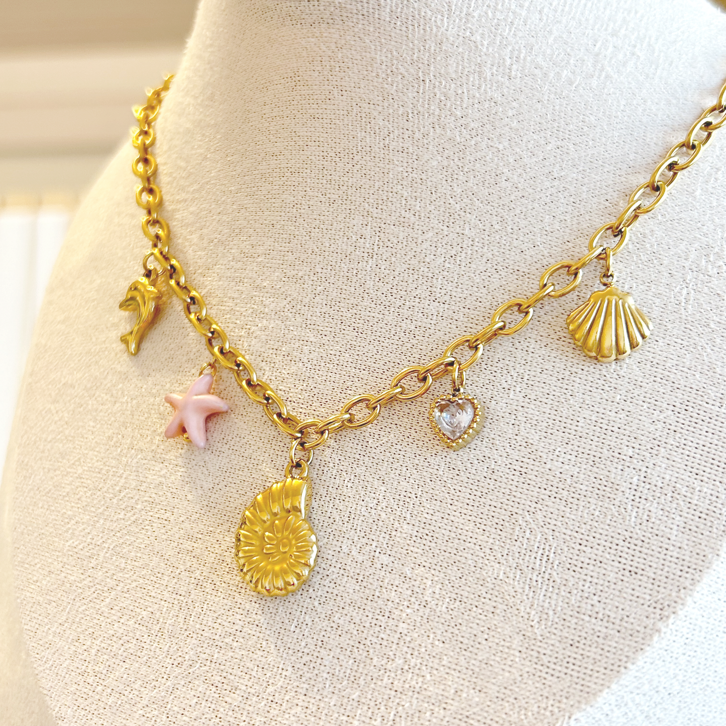 AQUATIC ODYSSEY Charm Halskette – Gold