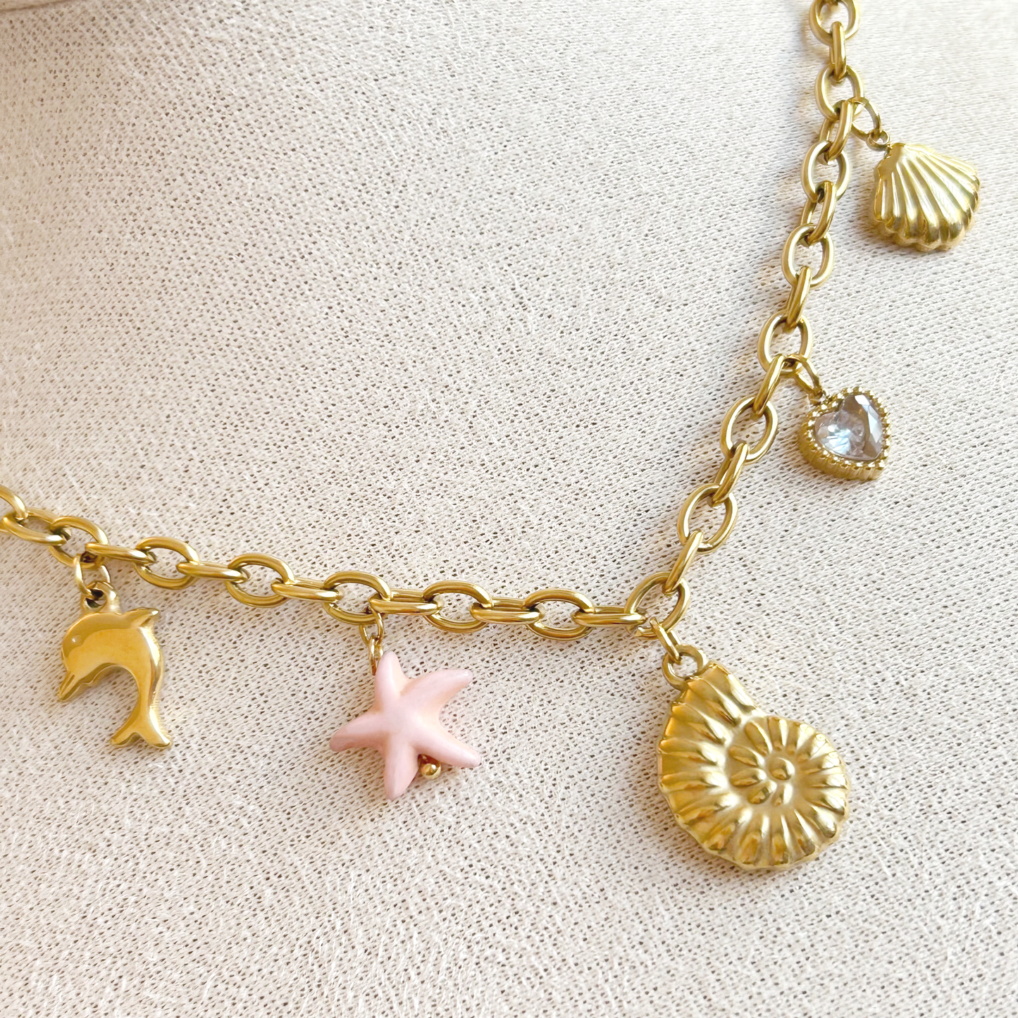 AQUATIC ODYSSEY Charm Halskette – Gold