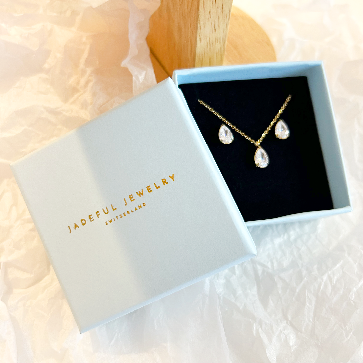 RADIANT DROP jewelry set – gold