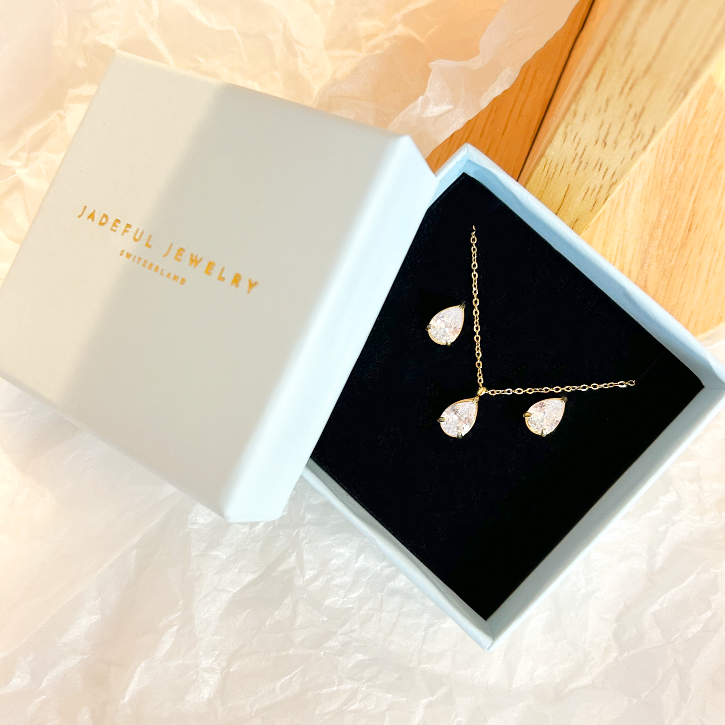RADIANT DROP jewelry set – gold