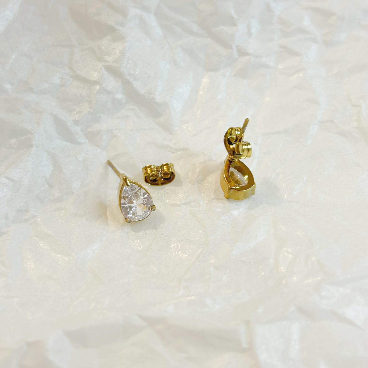 RADIANT DROP stud earrings – Gold 