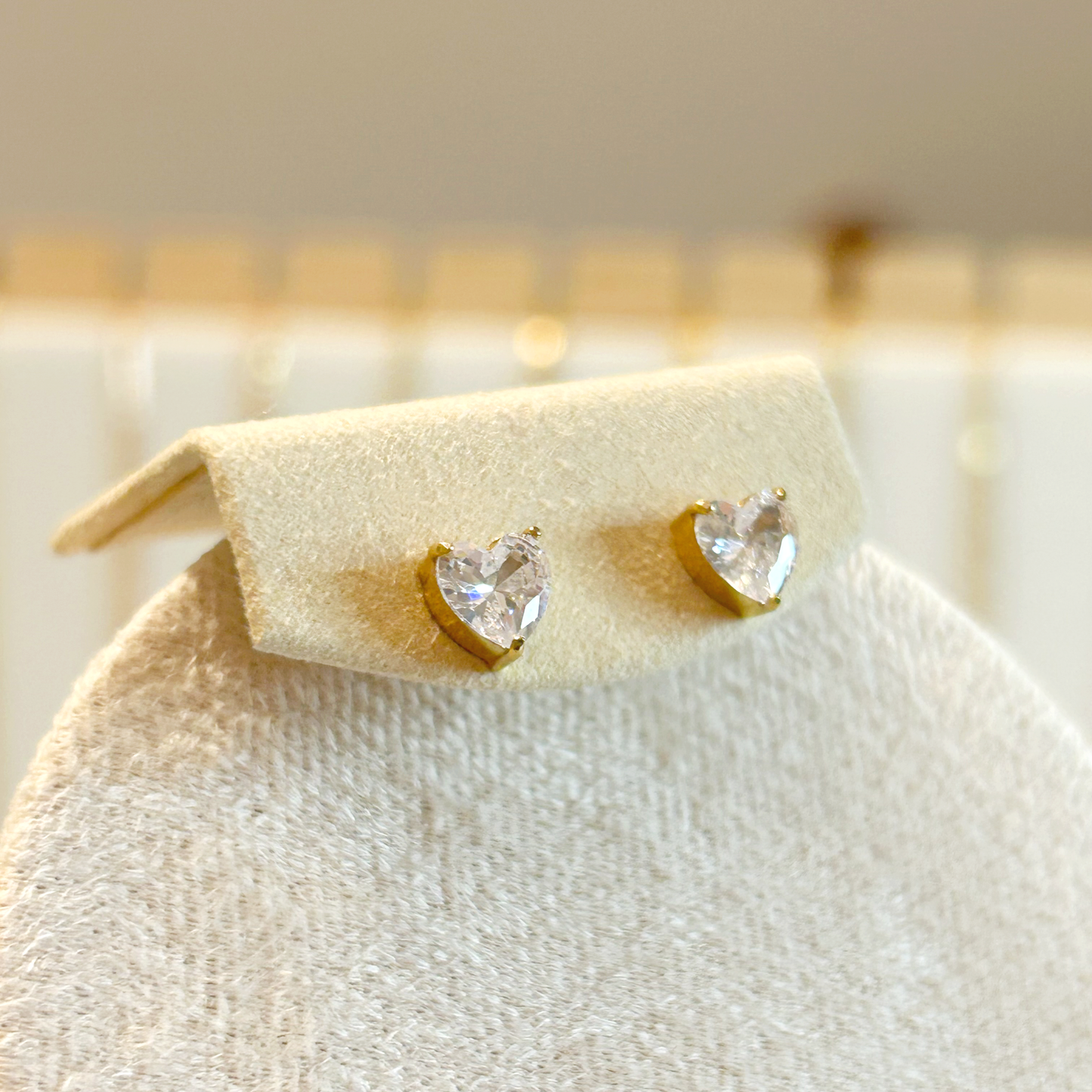 RADIANT HEART Stud Earrings – Gold 