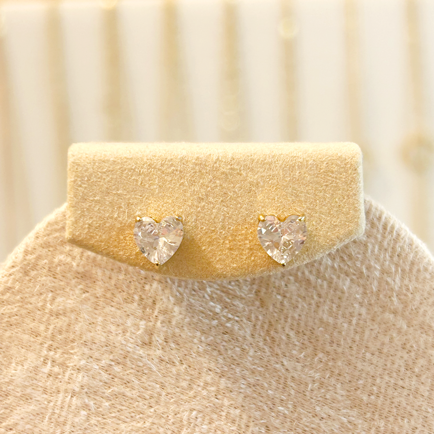 RADIANT HEART Stud Earrings – Gold 