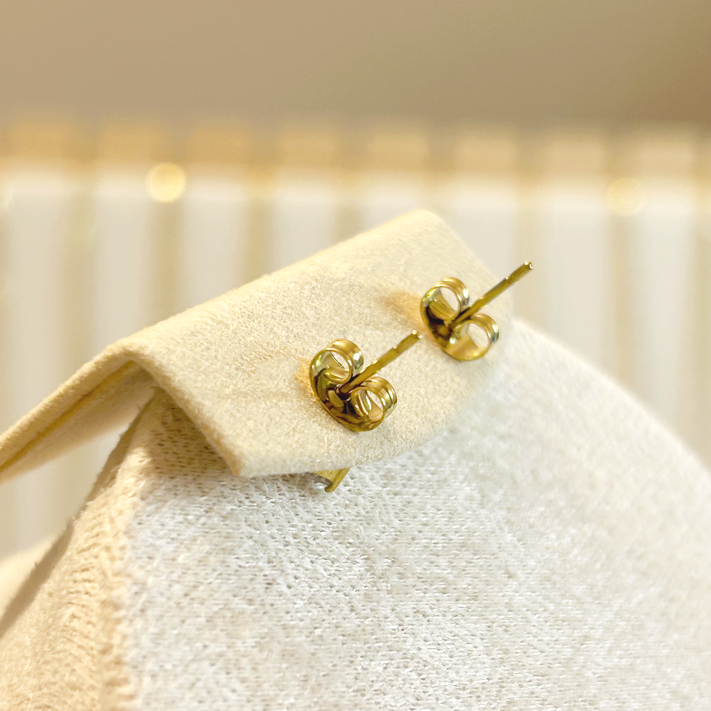 RADIANT HEART Stud Earrings – Gold 