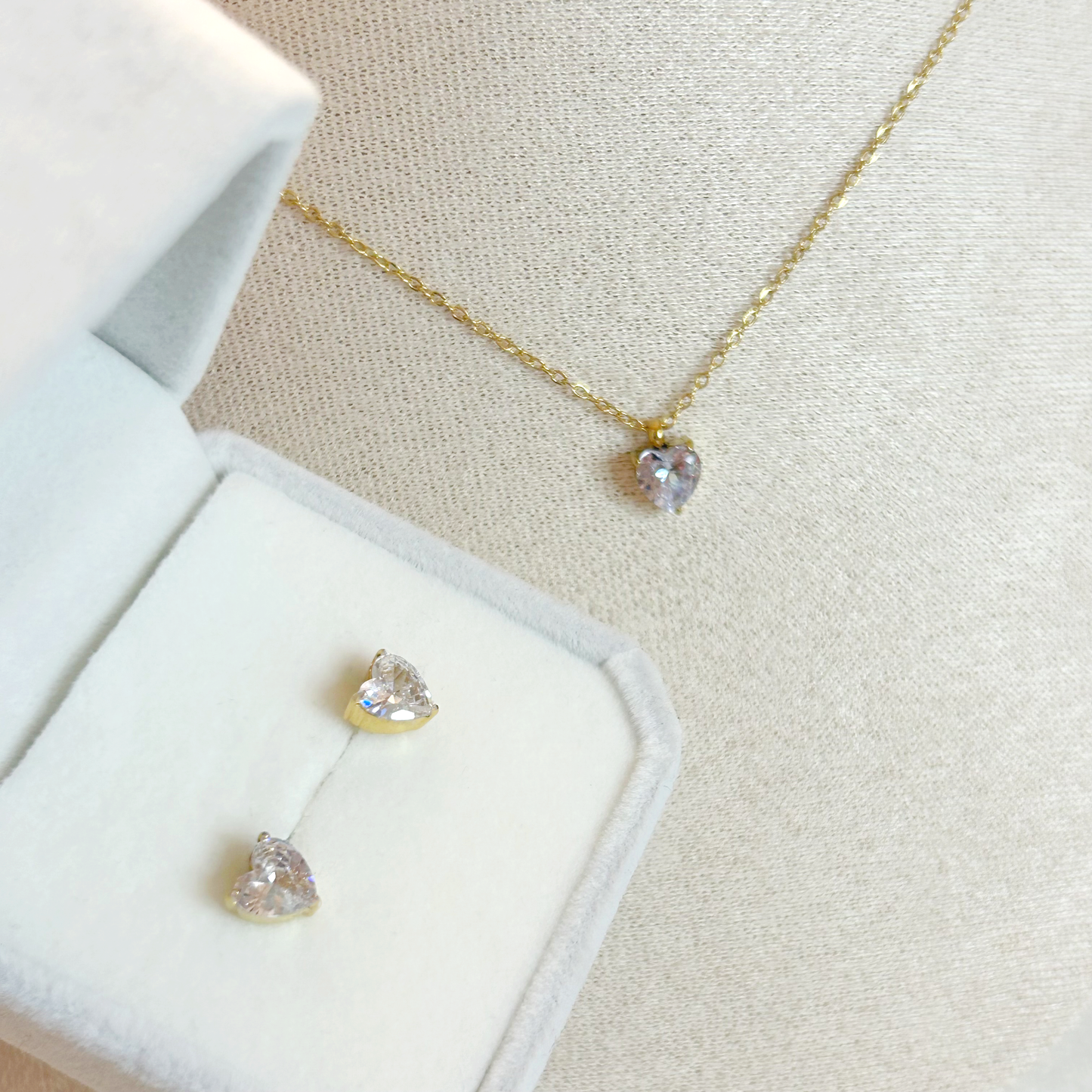 RADIANT HEART jewelry set – gold 