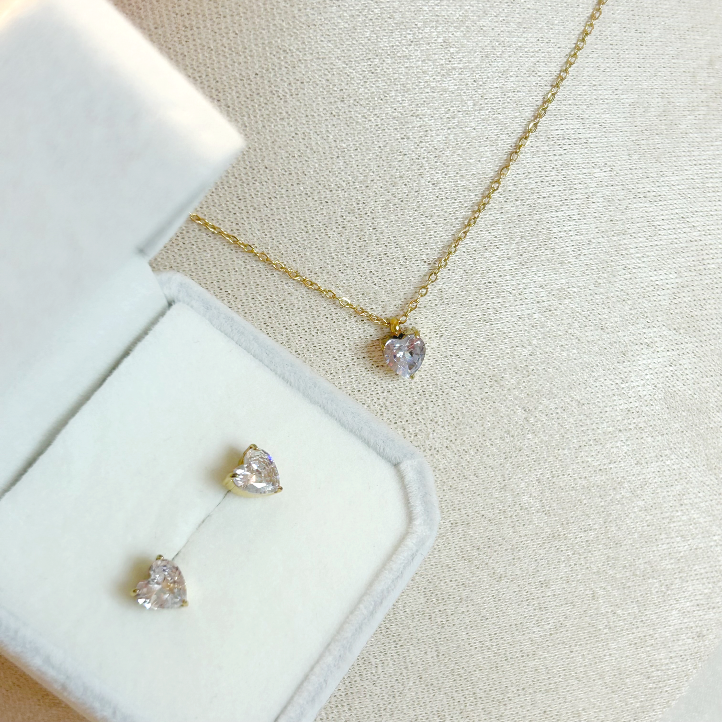 RADIANT HEART jewelry set – gold 