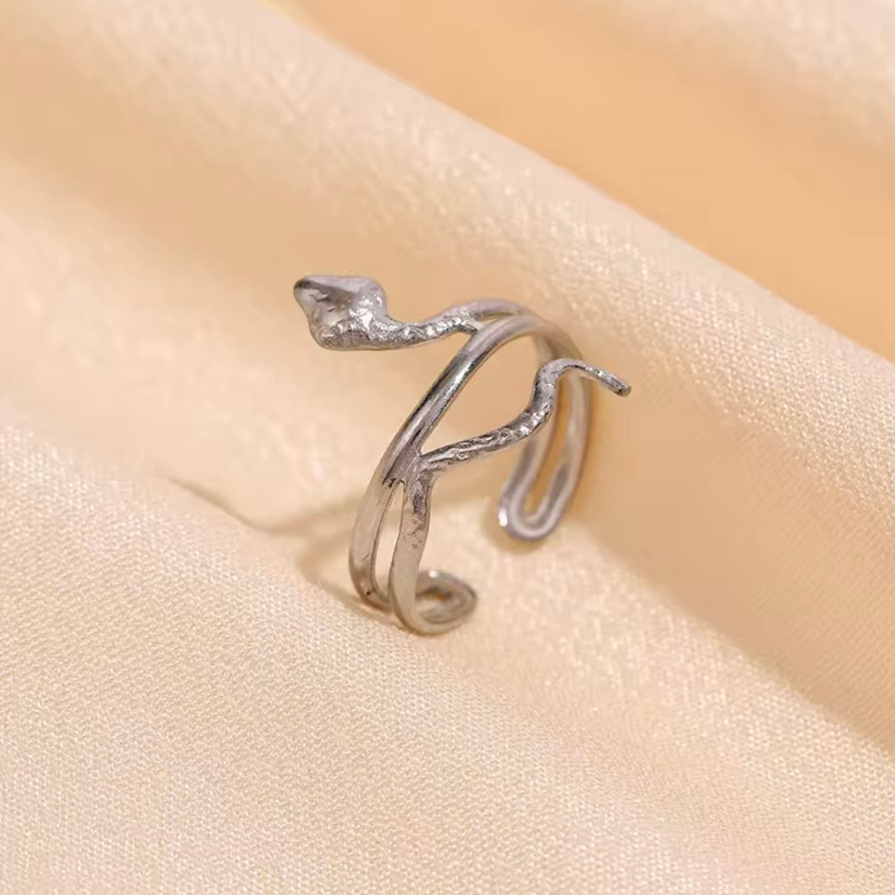YIN SNAKE Ring – Silver